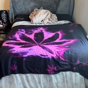 Luxurious Black and Pink Bedding Set